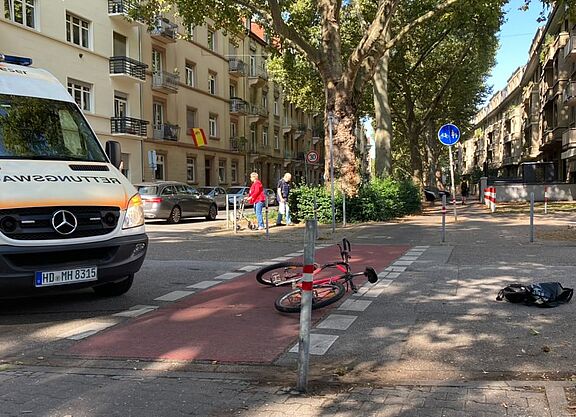 unfall_rötterstr_moselstr.jpg Unfall an der Ecke Lange Rötterstraße / Moselstraße im Jahr 2021